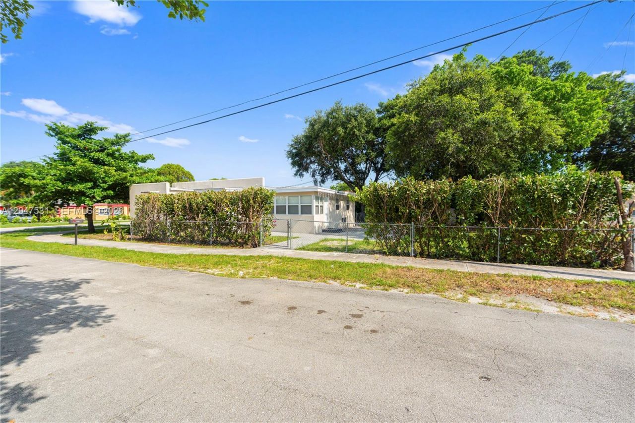 5800 Taylor St, Unit 1, Hollywood, FL 33021 Photo