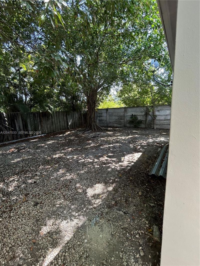 257 W 45th St, Unit 2, Hialeah, FL 33012 Photo