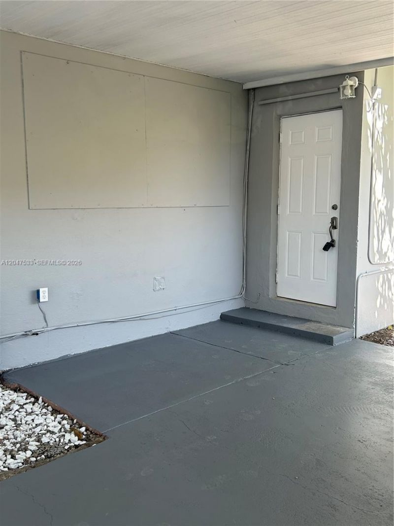 257 W 45th St, Unit 2, Hialeah, FL 33012 Photo
