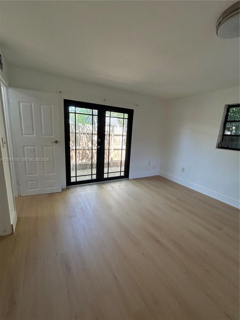 257 W 45th St, Unit 2, Hialeah, FL 33012 Photo