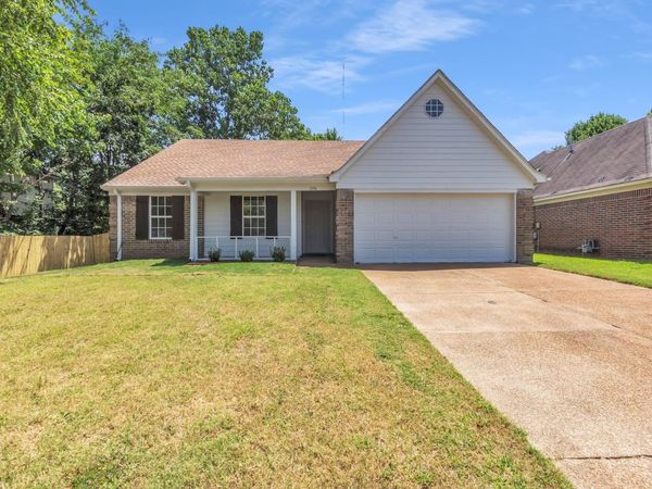 1096 JESSICA LAUREN DR, Cordova, TN 38018