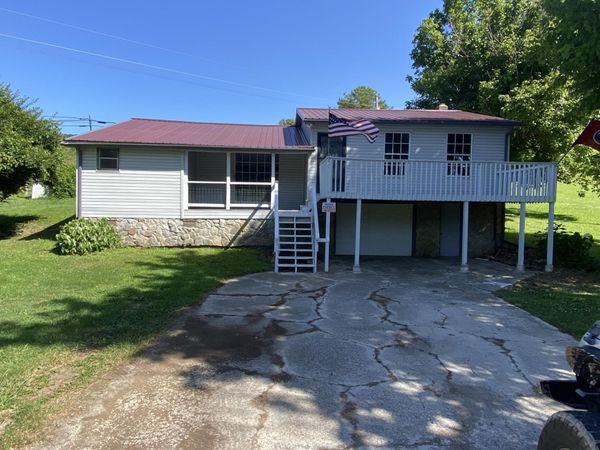 1834 Mountain Valley Highway 131, Thorn Hill, TN 37881