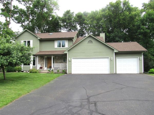 1020 Lake Lucy Road, Chanhassen, MN 55317