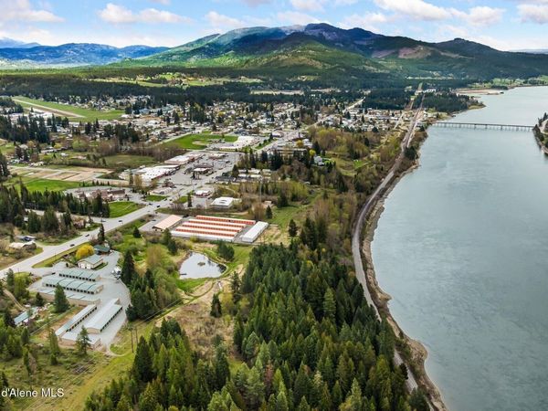 5250 Highway 2 , Priest River, ID 83856
