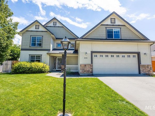 890 N Oxwich Ave, Meridian, ID 83642