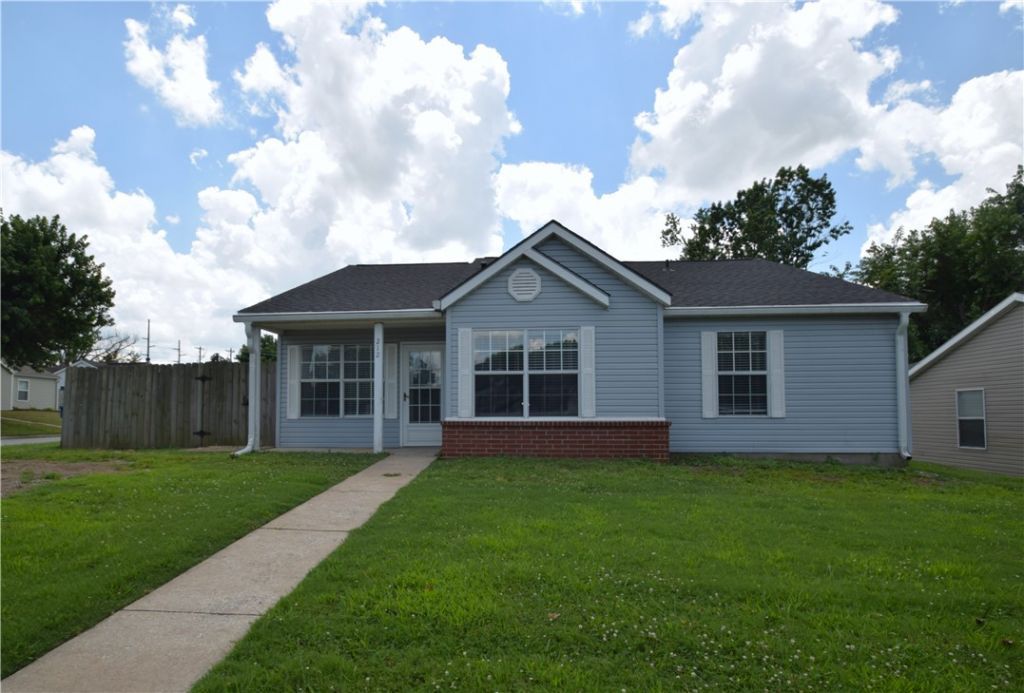 212 SE 17th Street, Bentonville, AR 72712 Main Photo