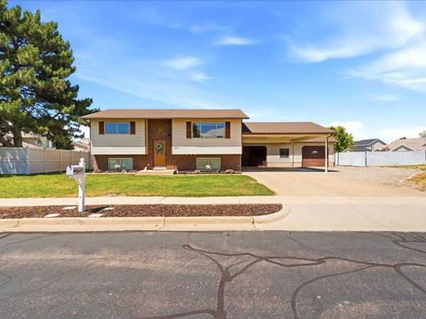 2626 W 1700 N, Clinton, UT 84015