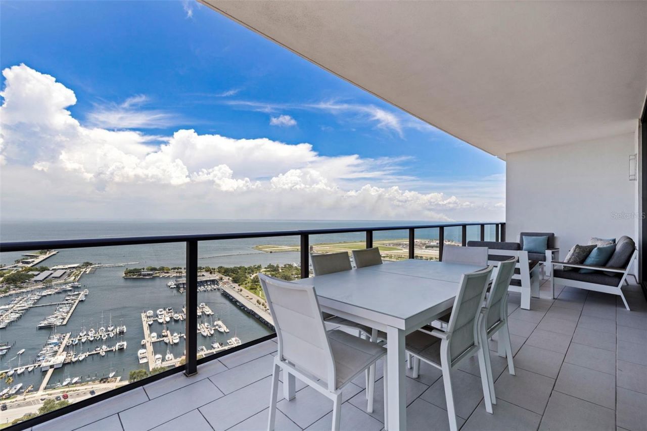 100 1st Avenue N, Unit 3405, Saint Petersburg, FL 33701 Photo