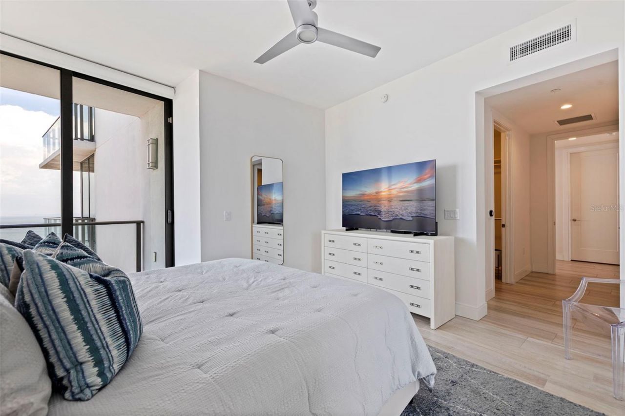 100 1st Avenue N, Unit 3405, Saint Petersburg, FL 33701 Photo