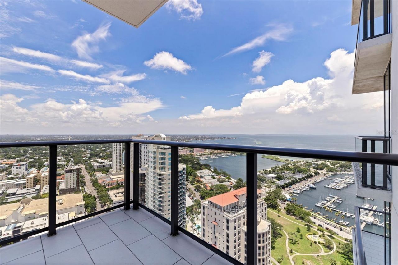 100 1st Avenue N, Unit 3405, Saint Petersburg, FL 33701 Photo