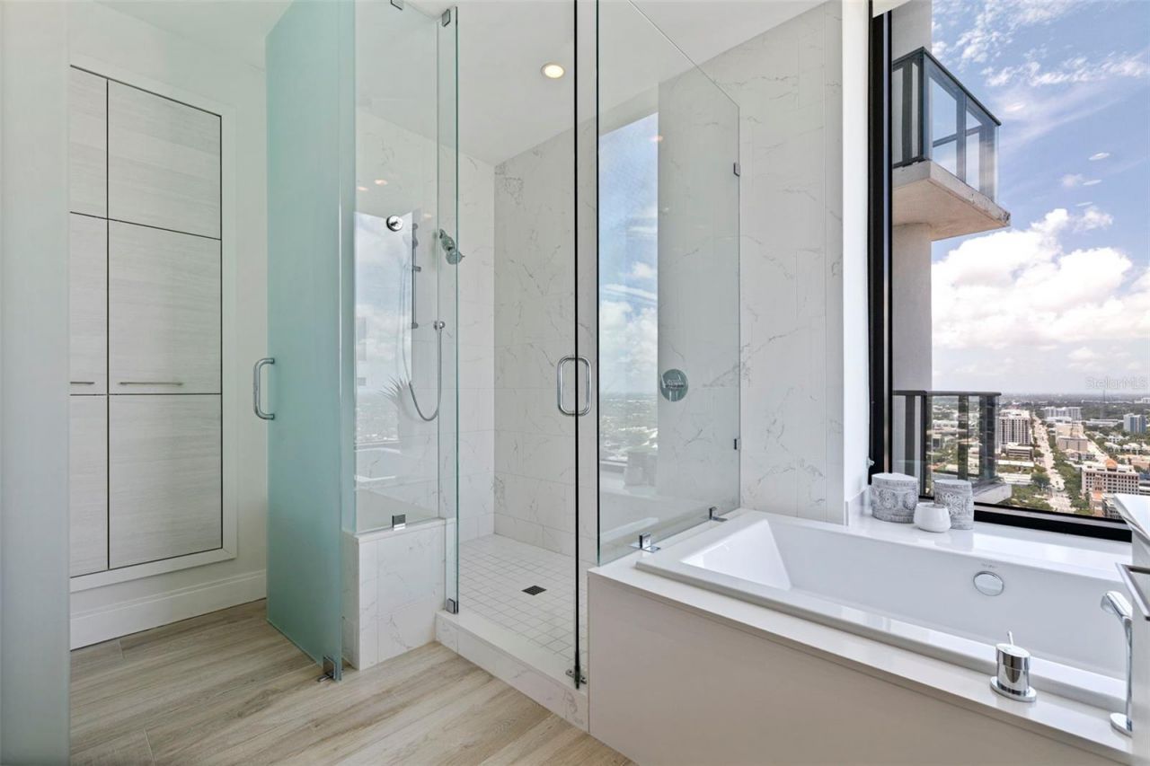 100 1st Avenue N, Unit 3405, Saint Petersburg, FL 33701 Photo