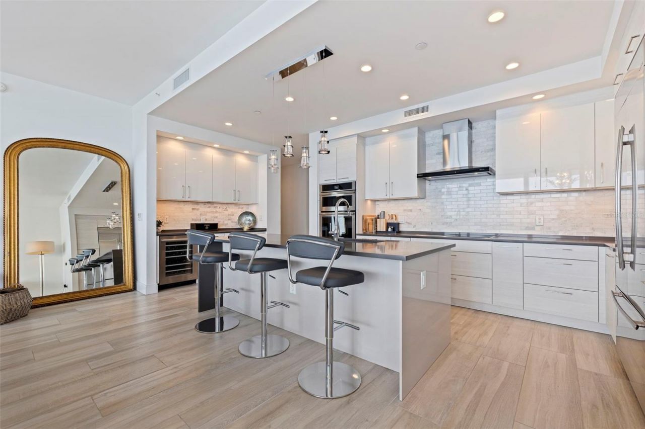 100 1st Avenue N, Unit 3405, Saint Petersburg, FL 33701 Photo