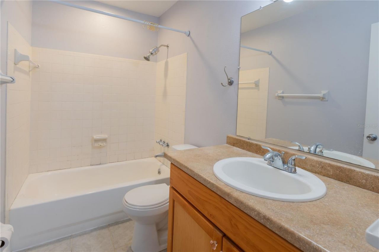 123 Seahorse Drive Se, Unit D, Saint Petersburg, FL 33705 Photo