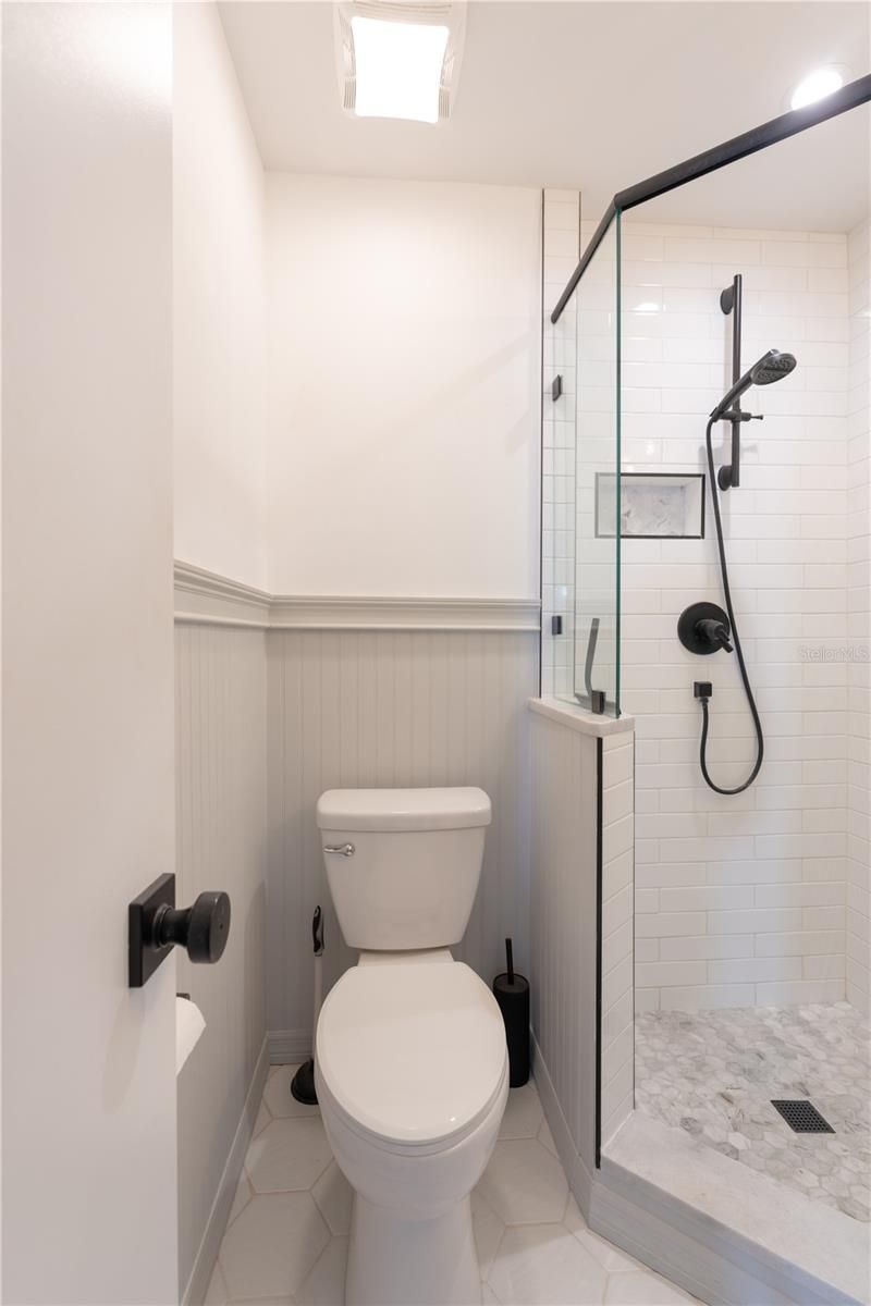123 Seahorse Drive Se, Unit D, Saint Petersburg, FL 33705 Photo