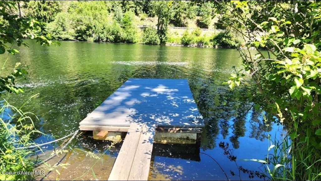 568 W Riverside Dr, Saint Maries, ID 83861 Main Photo