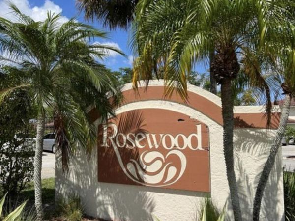 9903 Three Lakes Circle, Boca Raton, FL 33428