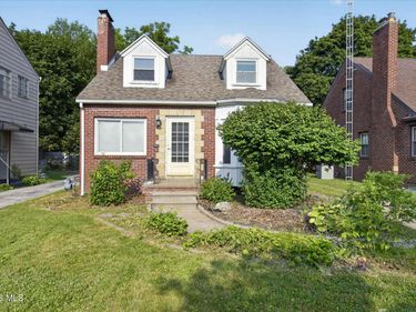 3927 Elmhurst Road, Toledo, OH 43613