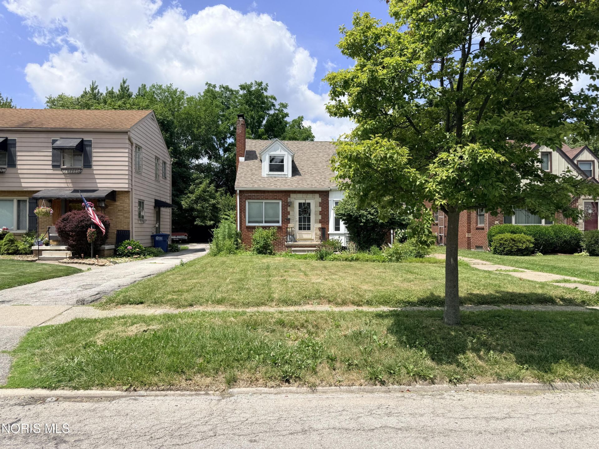 3927 Elmhurst Road, Toledo, OH 43613 Main Photo