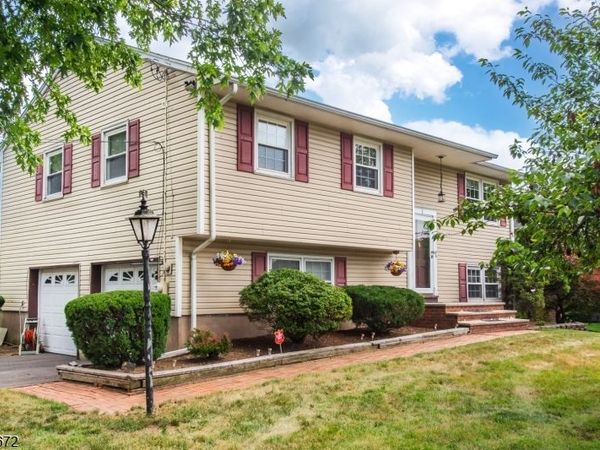 1 Midvale Ave, Fairfield, NJ 07004