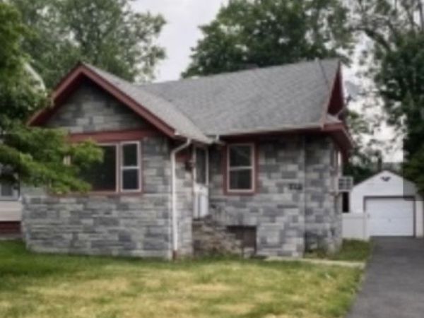 1137 Charlotte Pl, Rahway, NJ 07065