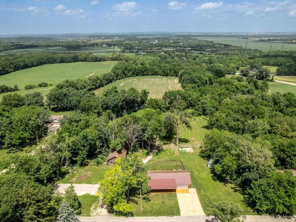 2137 W Creedy Road, Beloit, WI 53511