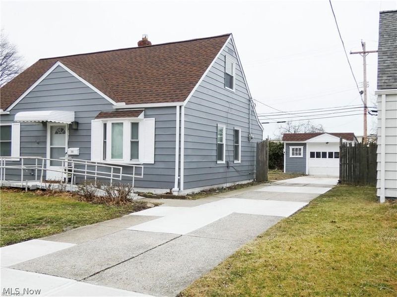380 E 232nd Street, Euclid, OH 44123 Photo 3