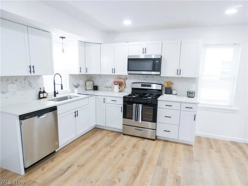 380 E 232nd Street, Euclid, OH 44123 Photo 7