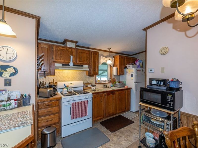4 Village Park, Olmsted Township, OH 44138 Photo 14