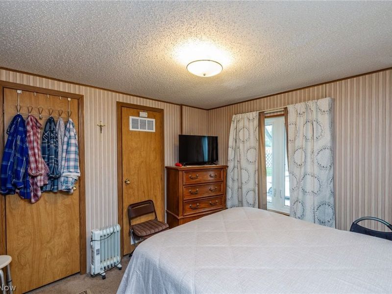 4 Village Park, Olmsted Township, OH 44138 Photo 6
