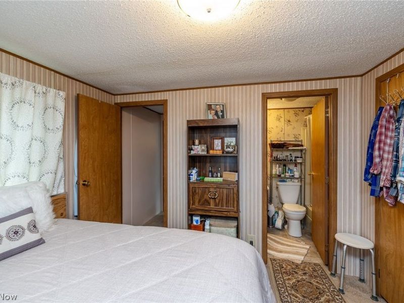 4 Village Park, Olmsted Township, OH 44138 Photo 8