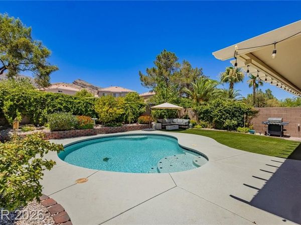3237 Ridgecliff Street, Las Vegas, NV 89129