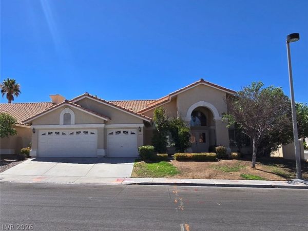 1445 Castle Crest Drive, Las Vegas, NV 89117