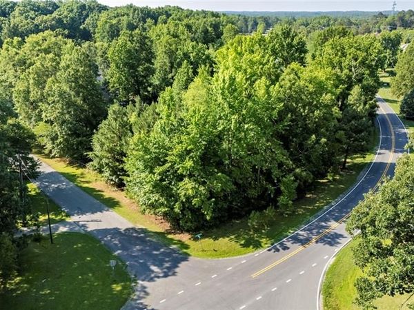 5303 Forest Oaks Drive , Greensboro, NC 27406