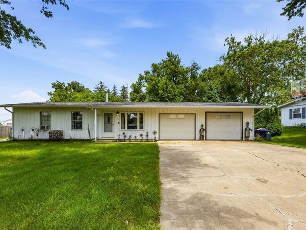 54 Oklahoma Avenue SW, Cedar Rapids, IA 52404