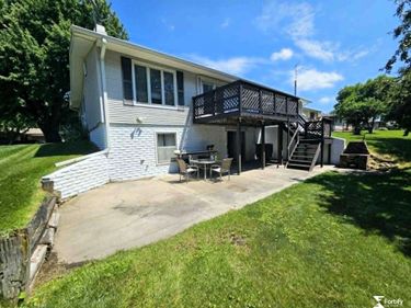 646 N 8Th Street, Geneva, NE 68361