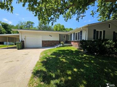 646 N 8Th Street, Geneva, NE 68361