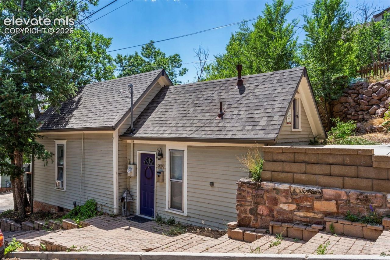 909 Osage Avenue, Manitou Springs, CO 80829 Main Photo