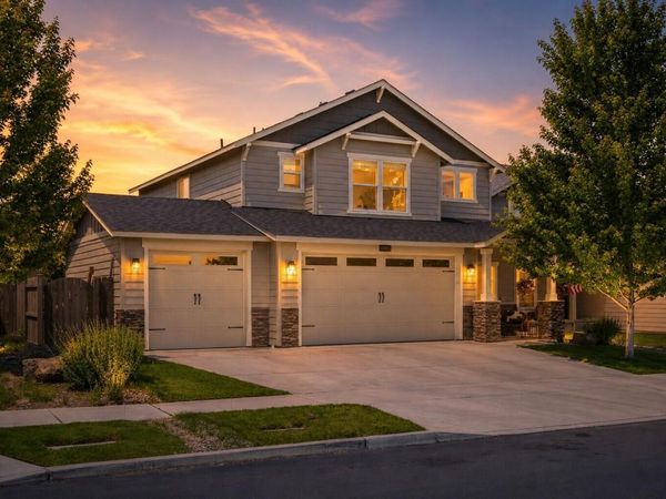 60865 SE Sweet Pea Drive, Bend, OR 97702