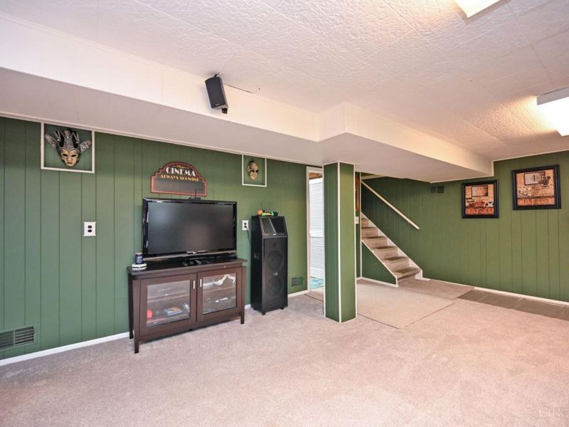 137 Bayham Drive, Greenhills, OH 45218 Photo 31