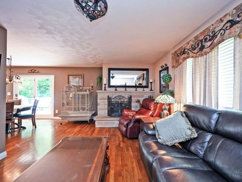 137 Bayham Drive, Greenhills, OH 45218 Photo 7