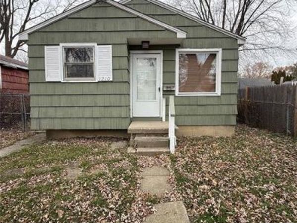 1210 Pinehurst Avenue, Flint, MI 48507