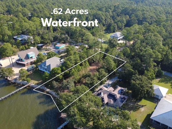 879 Dolphin Rd, Milton, FL 32583