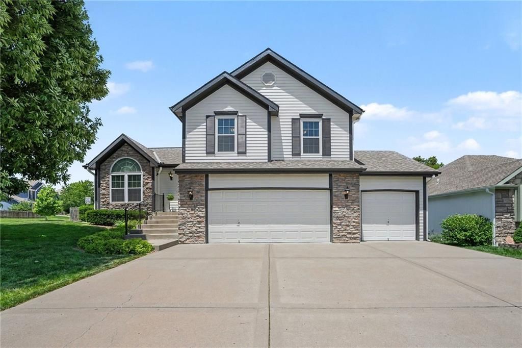 986 Wellington Way, Liberty, MO 64068 Main Photo