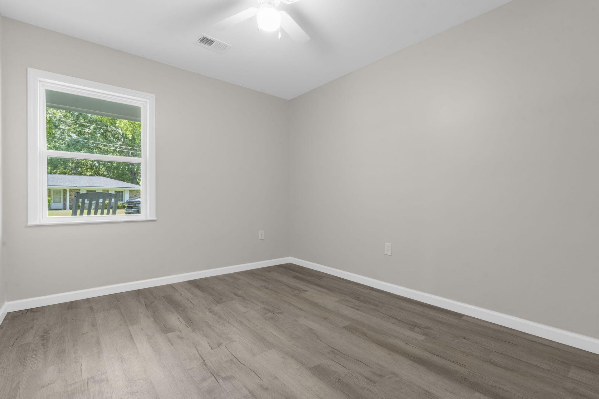 126 Hope Drive Photo 17