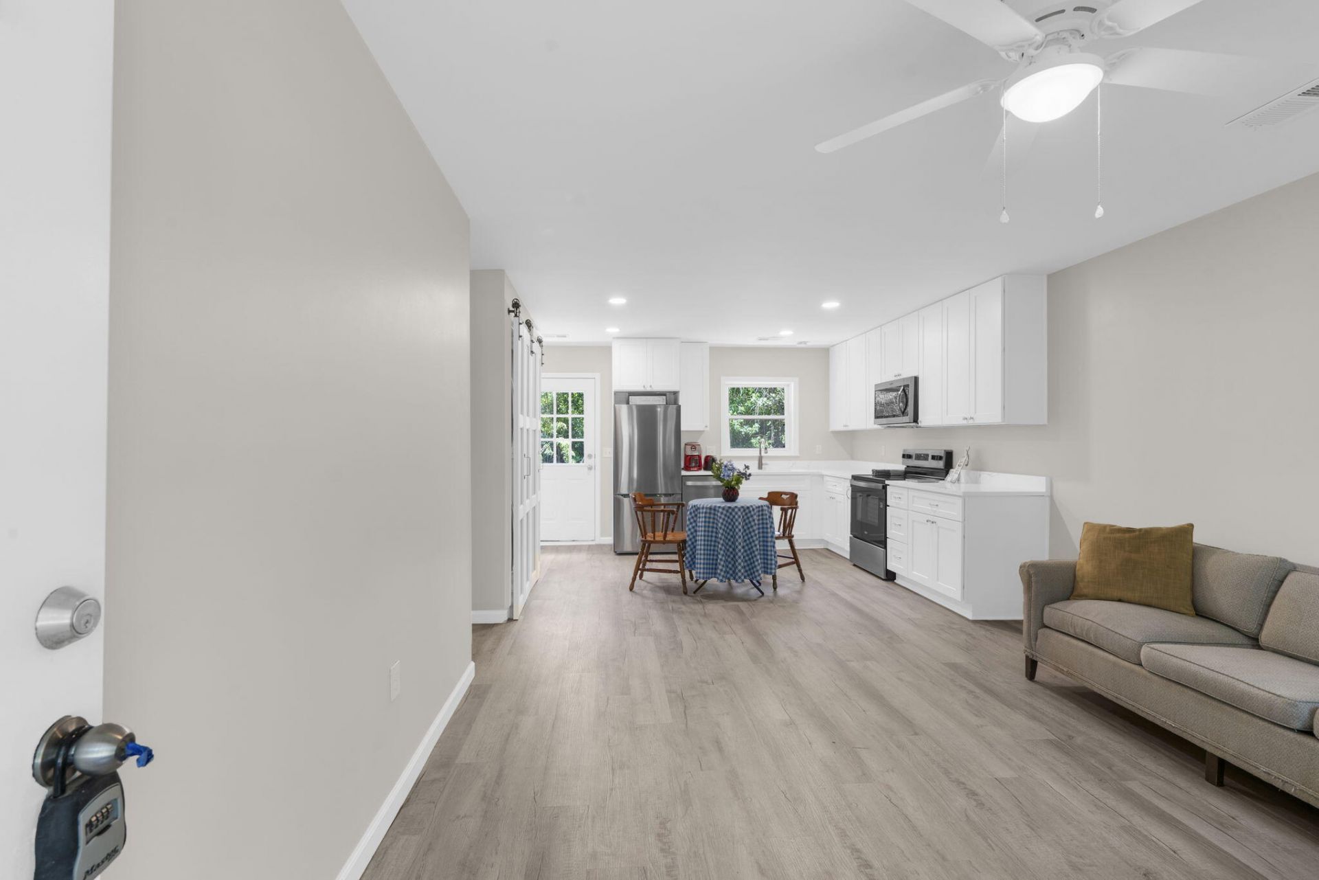 126 Hope Drive Photo 6