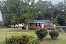 201 Clarine Drive photo 4