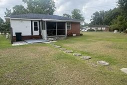 201 Clarine Drive photo 4