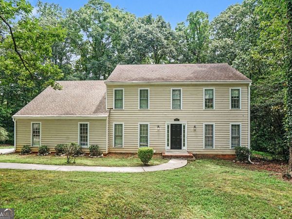 3884 Hunting Ridge Drive SW, Lilburn, GA 30047