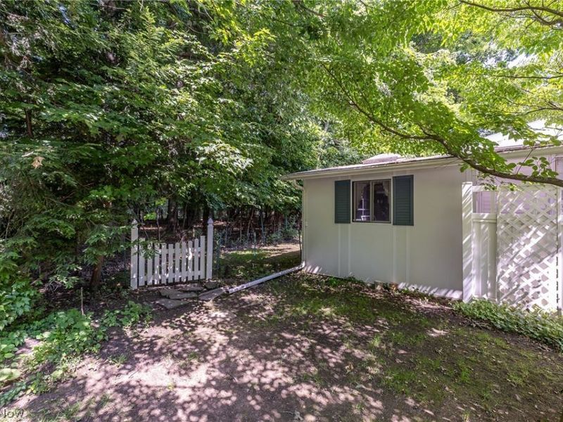 12 Jessica Lane, Olmsted Township, OH 44138 Photo 4