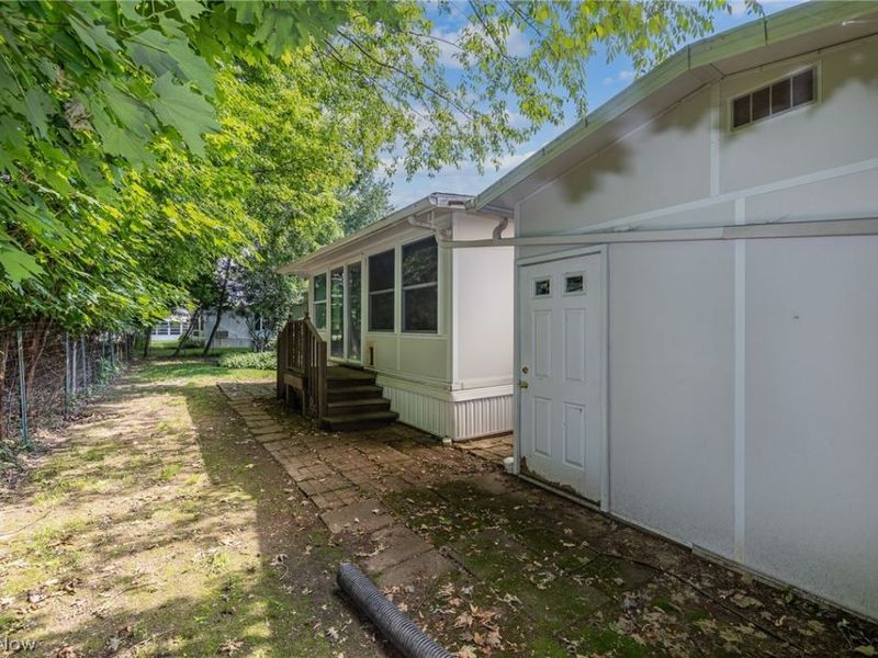 12 Jessica Lane, Olmsted Township, OH 44138 Photo 5
